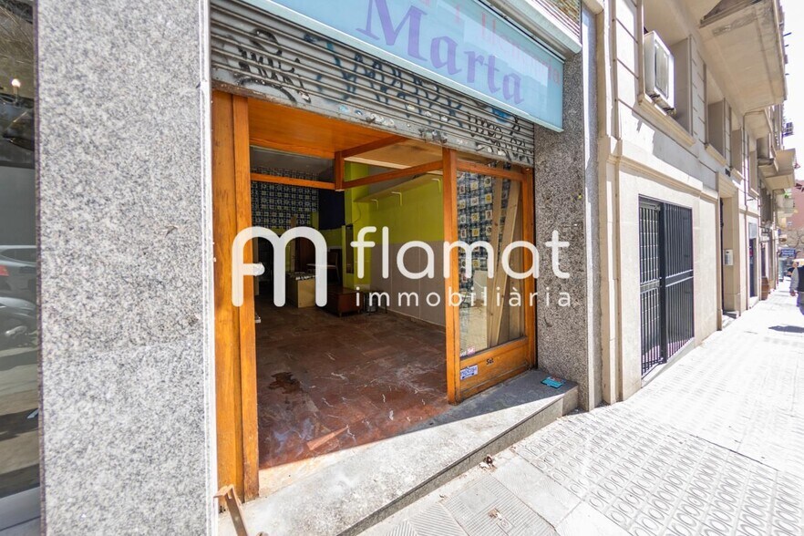 Immeuble residentiel dans Barcelone, Barcelona à vendre - Photo de l’immeuble – Image 2 sur 4