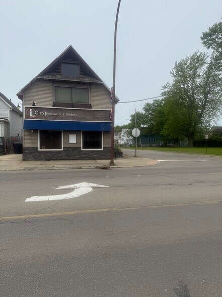 3167 S Park Ave, Lackawanna, NY à vendre - Photo de l’immeuble – Image 3 sur 11