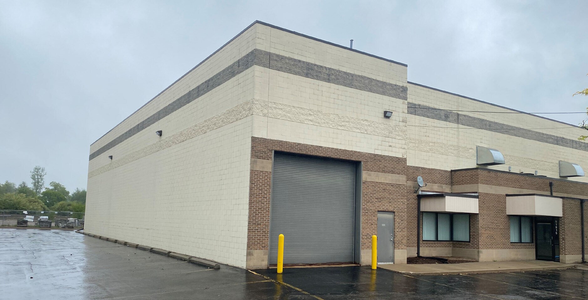 51915-51945 Gratiot Ave, Chesterfield, MI à louer Photo de l’immeuble– Image 1 sur 3