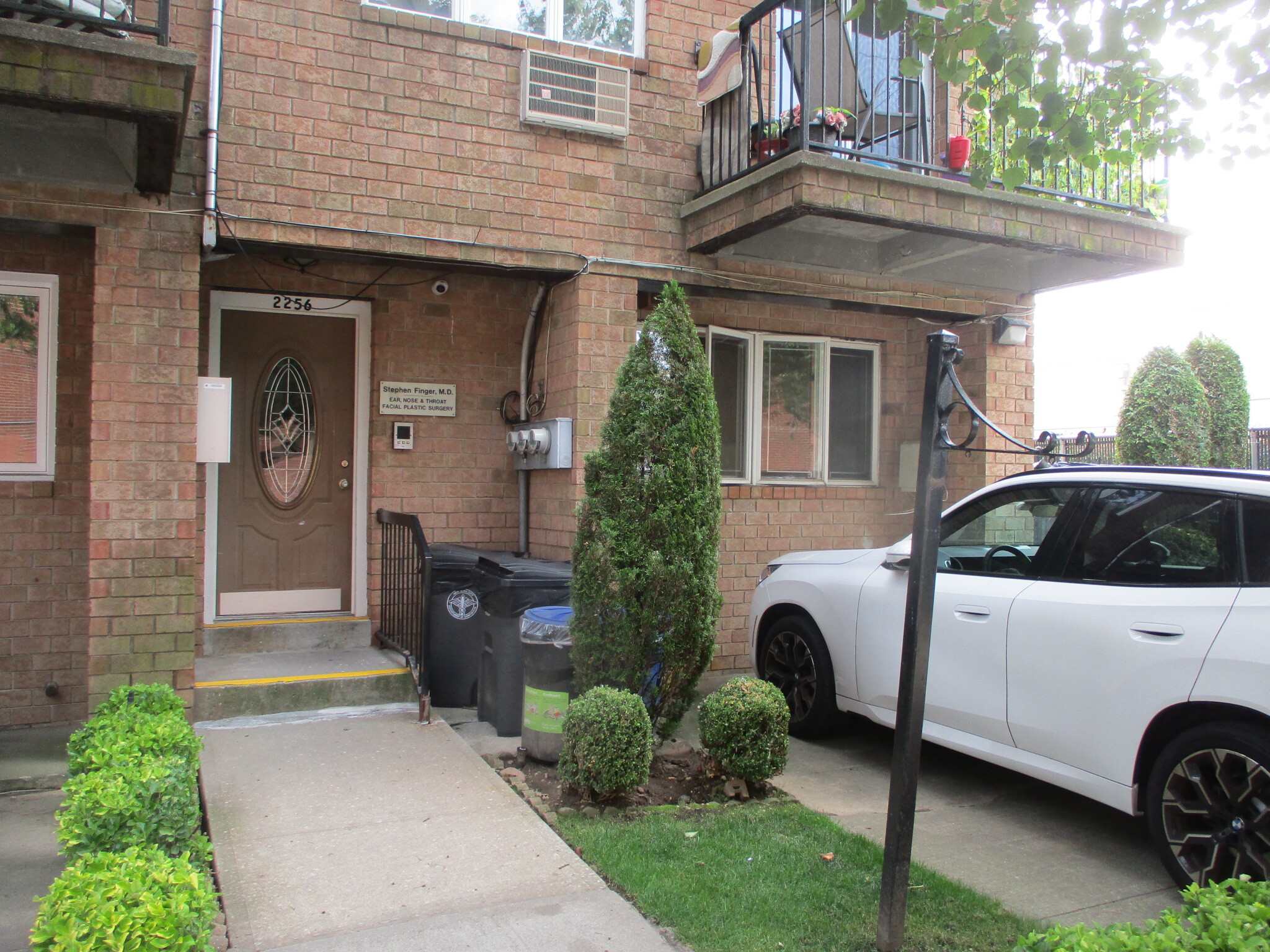 2256 Hendrickson St, Brooklyn, NY à louer Photo de l’immeuble– Image 1 sur 10
