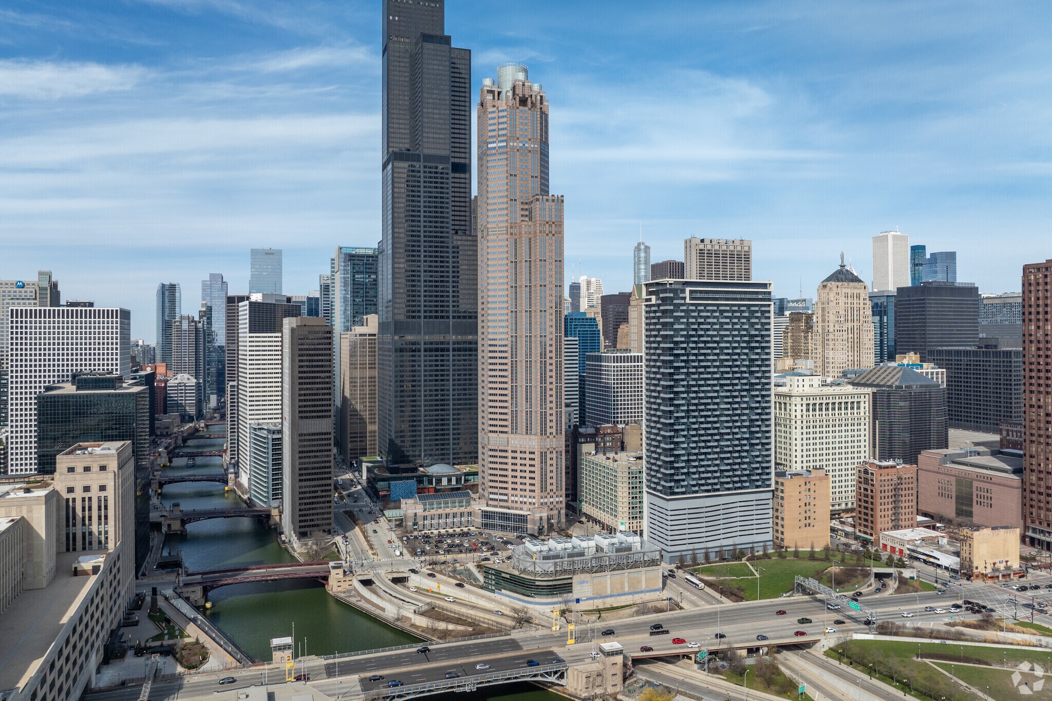311 S Wacker Dr, Chicago, IL à louer Photo de l’immeuble– Image 1 sur 35
