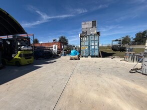 2300 Mayflower Ave, Apopka, FL à louer Photo de l’immeuble– Image 2 sur 4