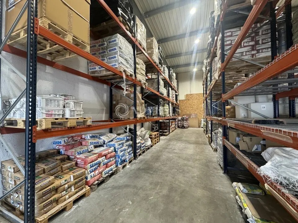 Local d’activités dans Stains à louer Photo intérieure– Image 1 sur 10