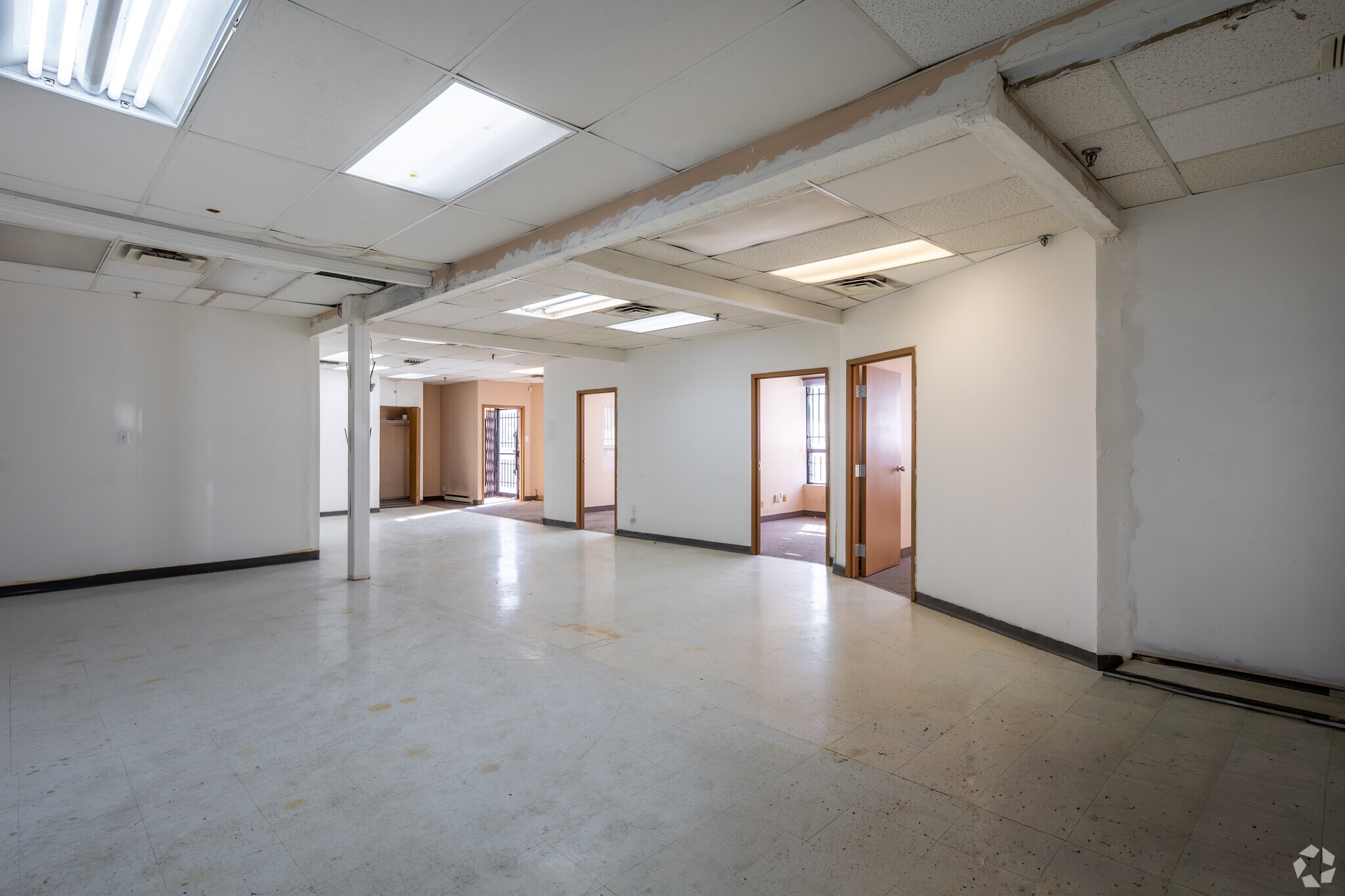 9681-9725 Rue Clément, Montréal, QC à louer Photo intérieure– Image 1 sur 3