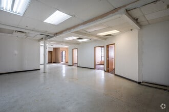 9681-9725 Rue Clément, Montréal, QC à louer Photo intérieure– Image 1 sur 3