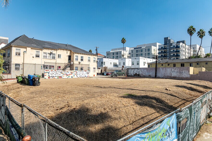 854 S Normandie Ave, Los Angeles, CA à vendre - Photo de l’immeuble – Image 3 sur 30