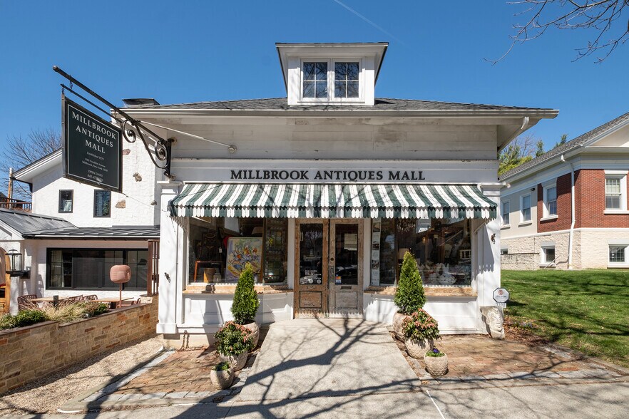 3301 Franklin Ave, Millbrook, NY à vendre - Photo de l’immeuble – Image 1 sur 32