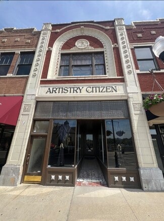Plus de détails pour 26 E Downer Pl, Aurora, IL - Local commercial à louer