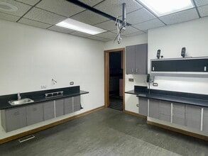 5145 Washington St, Downers Grove, IL à louer Photo intérieure– Image 2 sur 3