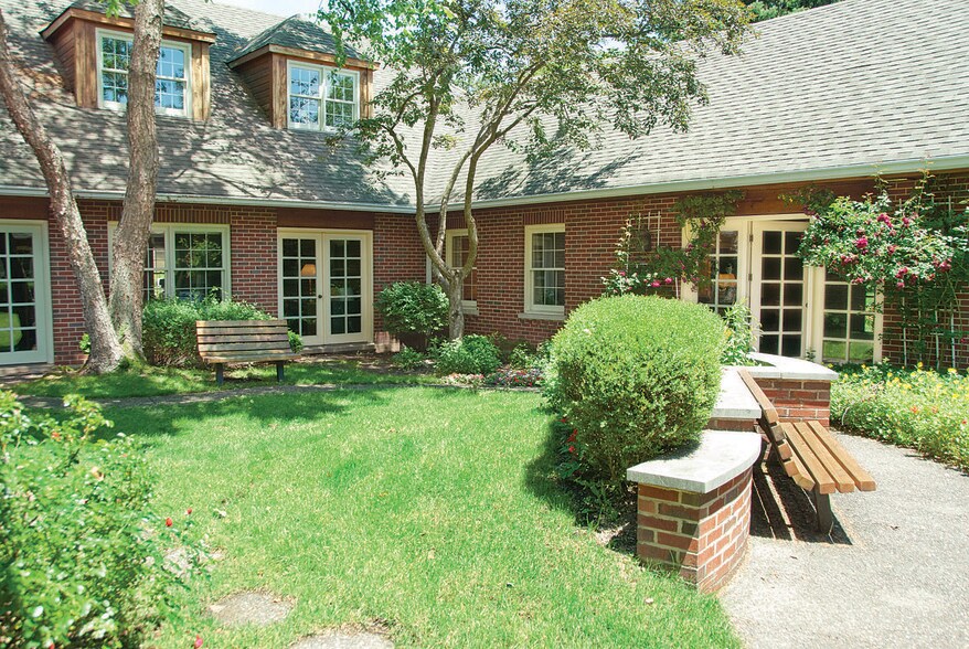 200 Northfield Rd, Northfield, IL à vendre - Photo de l’immeuble – Image 2 sur 15