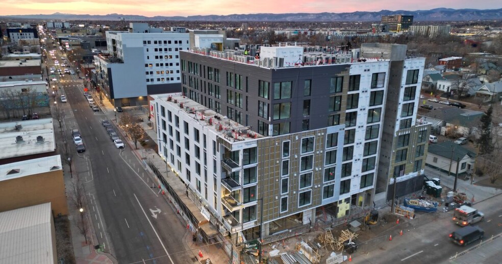 1275 N Santa Fe Dr, Denver, CO à louer - Photo de l’immeuble – Image 2 sur 2