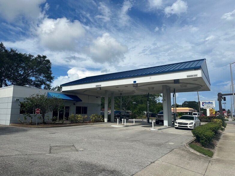 1601 Gulf To Bay Blvd, Clearwater, FL à louer - Photo de l’immeuble – Image 3 sur 9