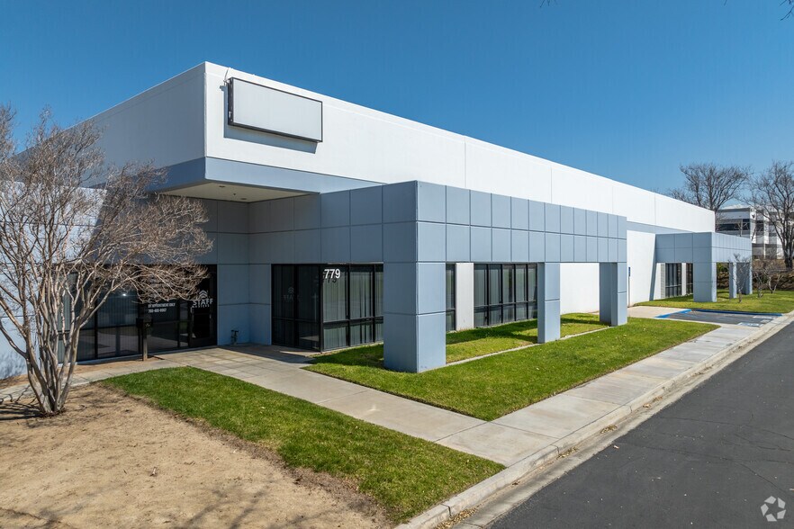779 Palmyrita Ave, Riverside, CA à louer - Photo de l’immeuble – Image 1 sur 10