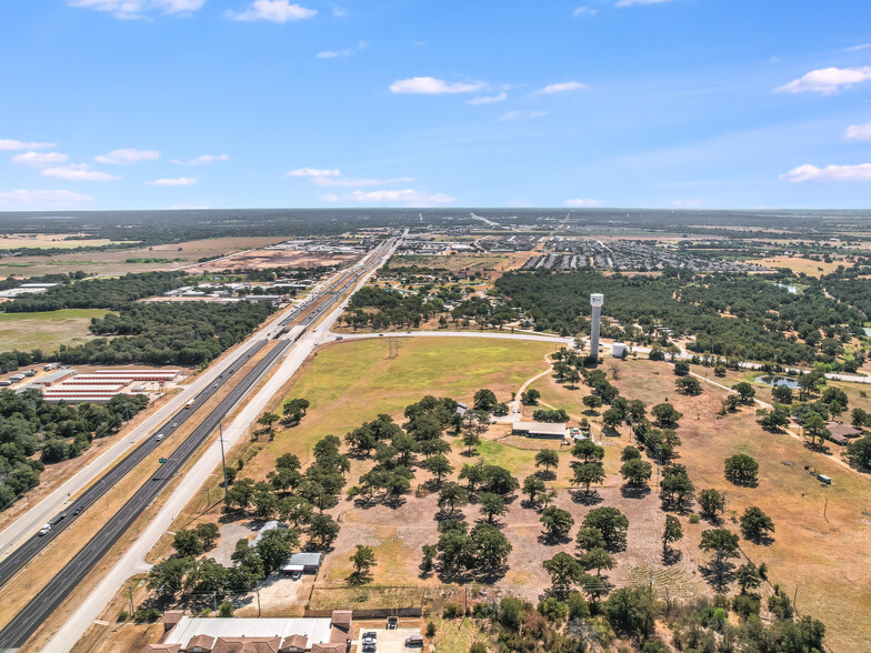 799 Highway 71 W, Bastrop, TX à vendre - Photo de l’immeuble – Image 2 sur 6