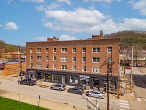 106 Herman Ave, Wilmerding, PA à louer Photo de l’immeuble– Image 1 sur 32