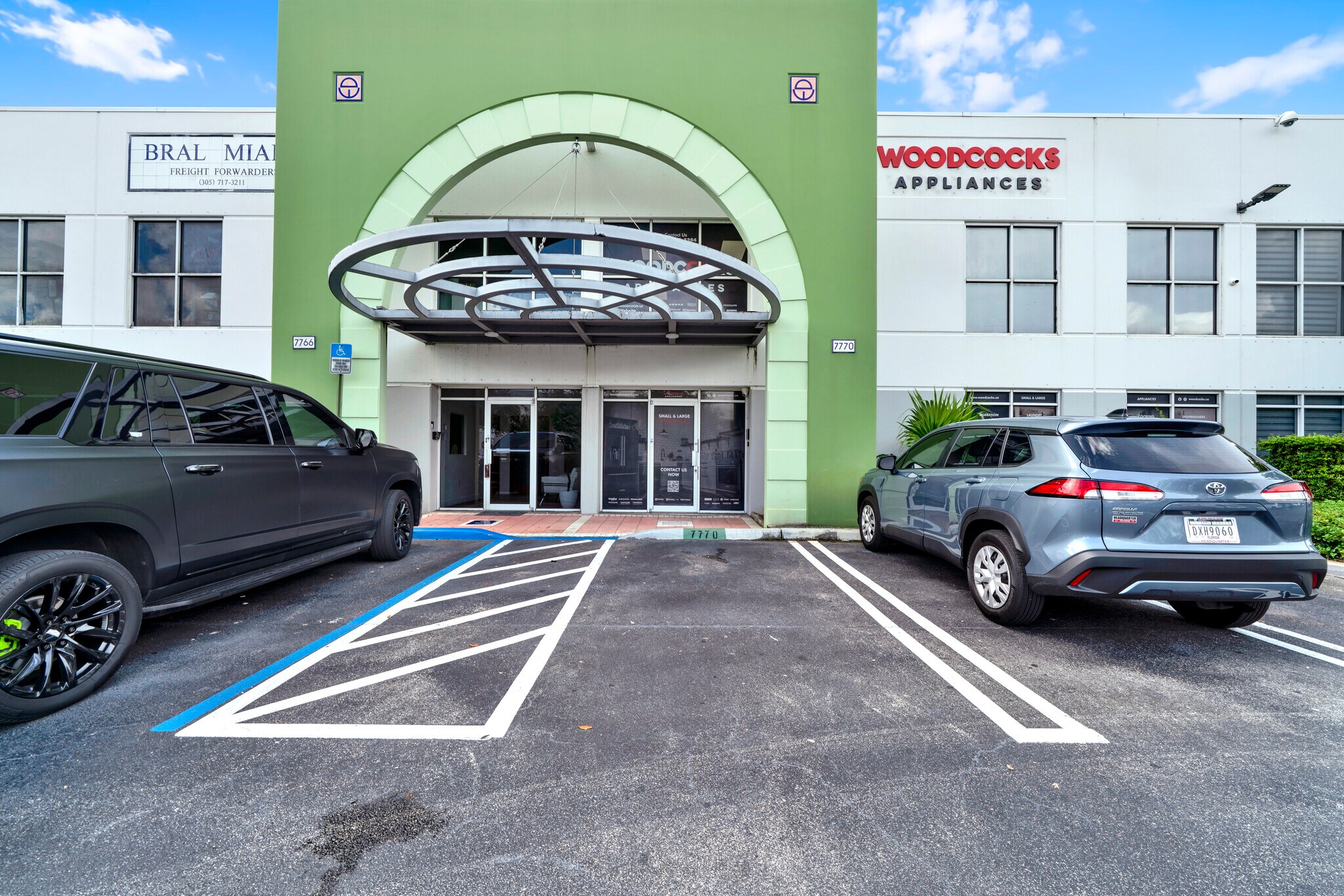 7770 NW 46th St, Doral, FL à louer Photo principale– Image 1 sur 34