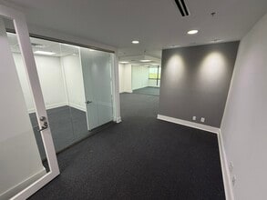 2655 Le Jeune Rd, Coral Gables, FL à louer Photo intérieure– Image 2 sur 9