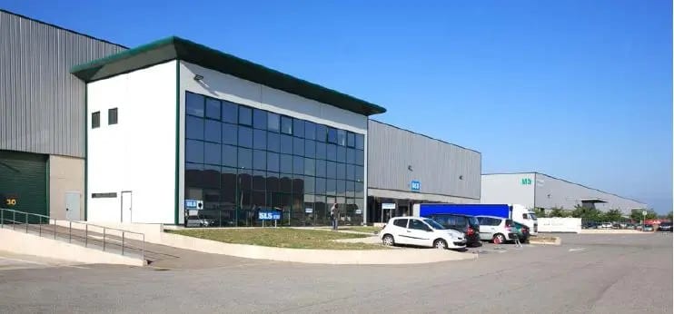 Avenue Ferdinand Magellan, Miramas à louer - Photo de l’immeuble – Image 2 sur 2