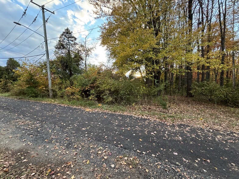 1660 Big Oak road, Langhorne, PA à louer - Photo de l’immeuble – Image 3 sur 13