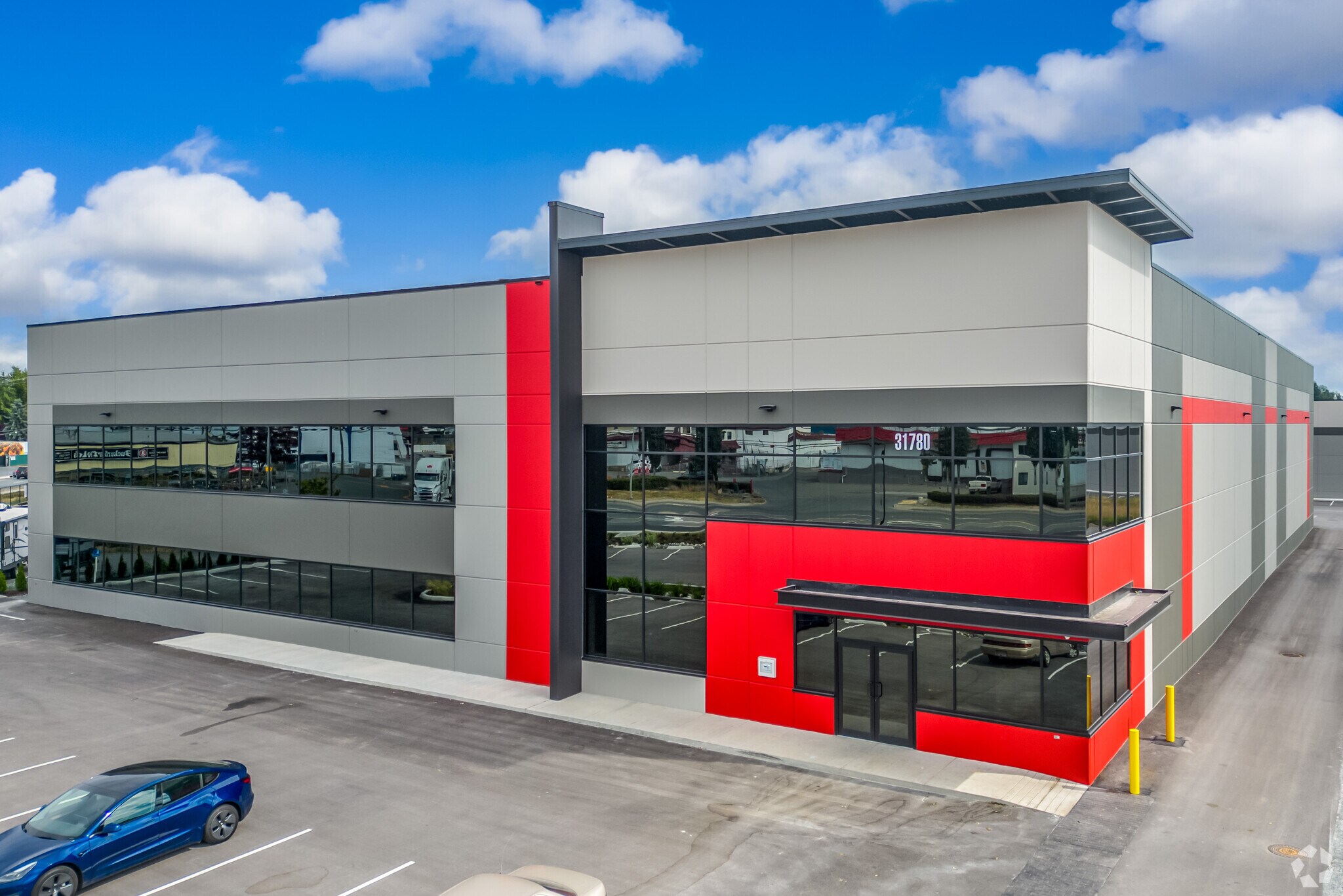 31780 Marshall Rd, Abbotsford, BC à louer Photo principale– Image 1 sur 5