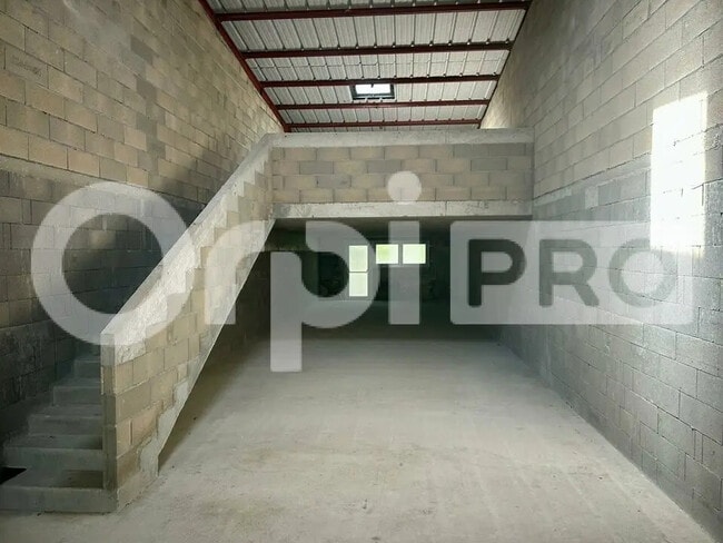 Plus de détails pour Local d’activités à vendre