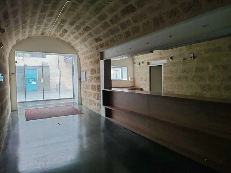 Bureau dans Bordeaux à louer - Hall d’entrée – Image 2 sur 13