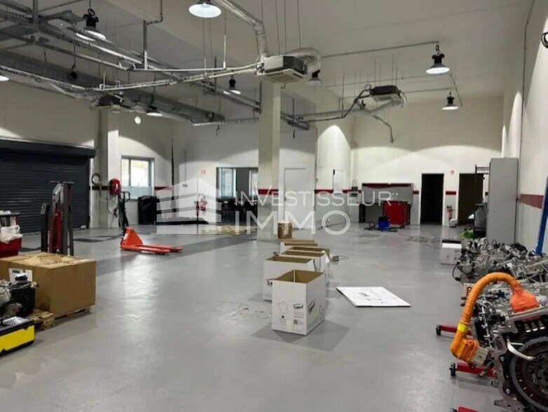 Local d’activités dans Nanterre à louer - Photo de l’immeuble – Image 3 sur 17