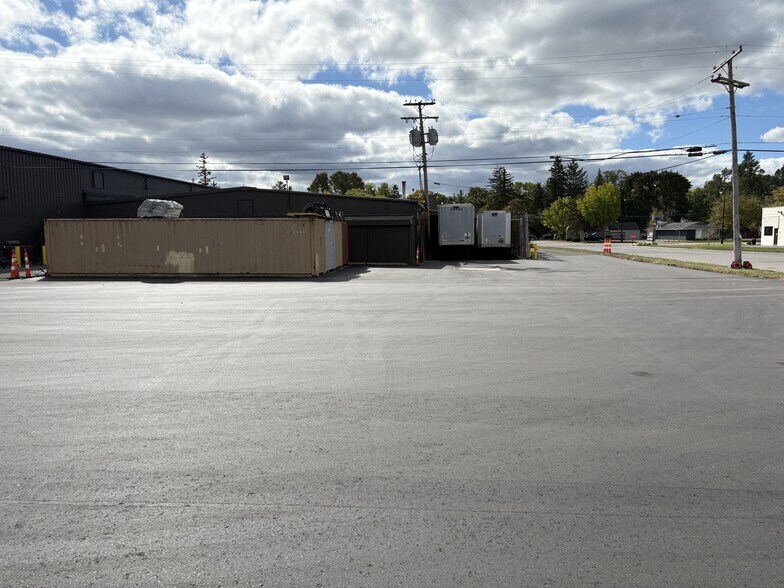 31720-31750 Plymouth Rd, Livonia, MI à vendre - Photo de l’immeuble – Image 3 sur 3