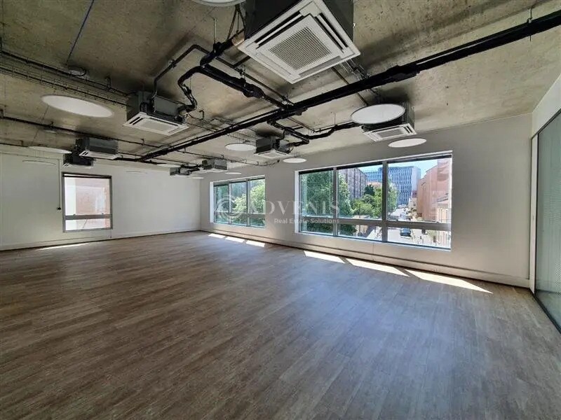 Bureau dans Saint-Ouen à louer Photo intérieure– Image 1 sur 2