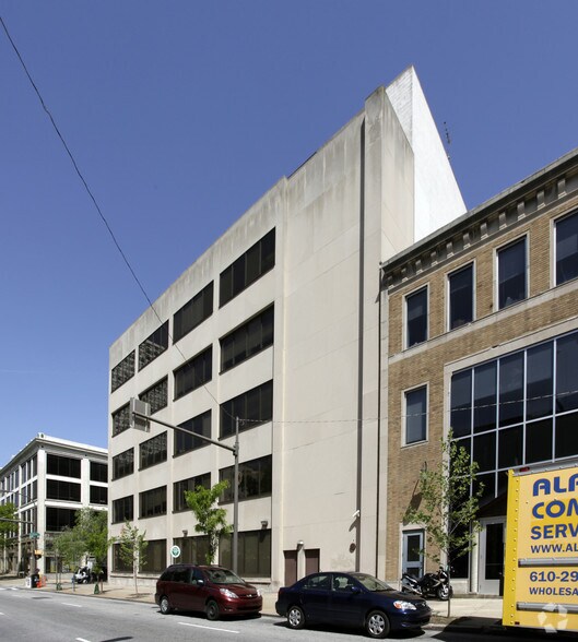 2213-2221 Chestnut St, Philadelphia, PA à louer - Photo de l’immeuble – Image 2 sur 3