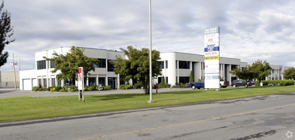 9800-9892 Boul du Golf, Montréal, QC à louer - Photo de l’immeuble – Image 3 sur 6