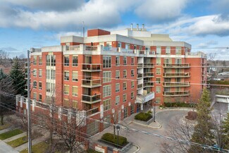 Plus de détails pour 800 Sheppard Ave W, Toronto, ON - Logement à vendre