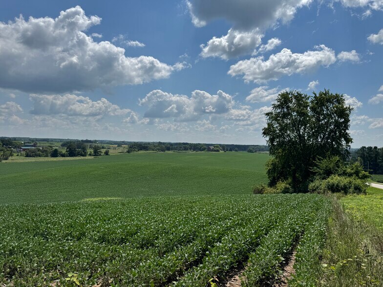 Crawfish Rd, Ixonia, WI à vendre - Photo de l’immeuble – Image 2 sur 14