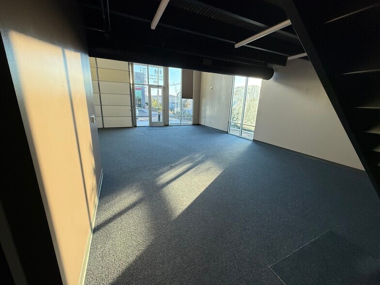 2512 W Pecan St, Pflugerville, TX à louer - Photo de l’immeuble – Image 3 sur 12