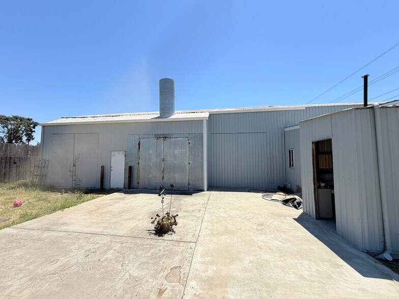 3230 Moore Rd, Ceres, CA à vendre - Photo de l’immeuble – Image 2 sur 21