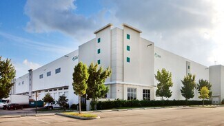 Plus de détails pour 2500 Commerce Center Way, Pembroke Park, FL - Industriel/Logistique à louer