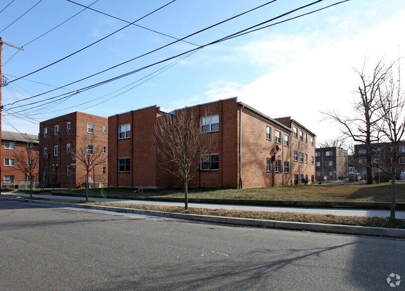 125 Yuma St SE, Washington, DC à vendre - Photo de l’immeuble – Image 2 sur 4