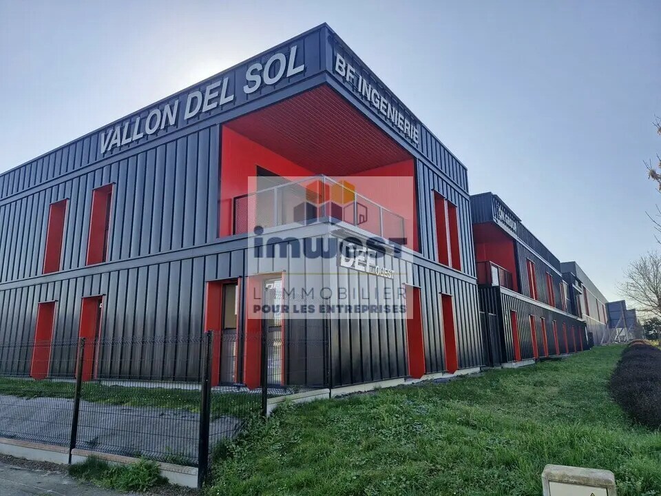 Bureau dans Noyal-Châtillon-sur-Seiche à vendre Photo de l’immeuble– Image 1 sur 2