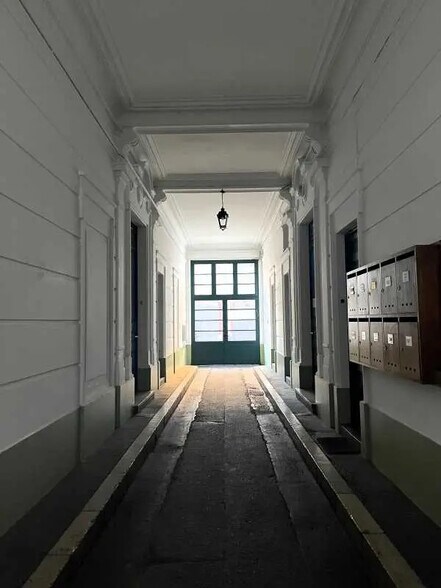 32 Rue Senac De Meilhan, Marseille à louer - Hall d’entrée – Image 2 sur 9