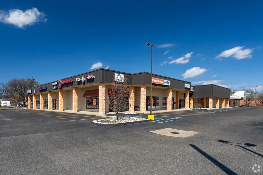4386-4396 Dixie Hwy, Waterford, MI à louer - Photo principale – Image 1 sur 4