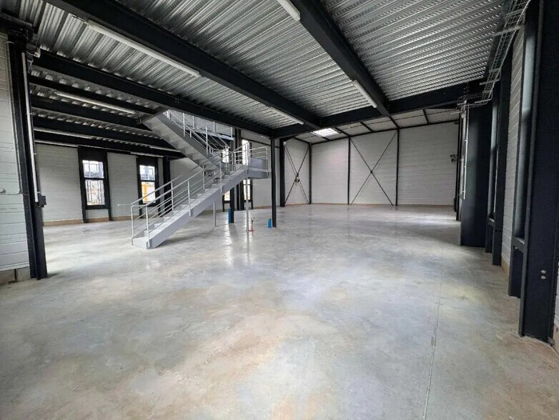 5 Avenue Du Prieuré, Serris à louer - Photo de l’immeuble – Image 2 sur 7