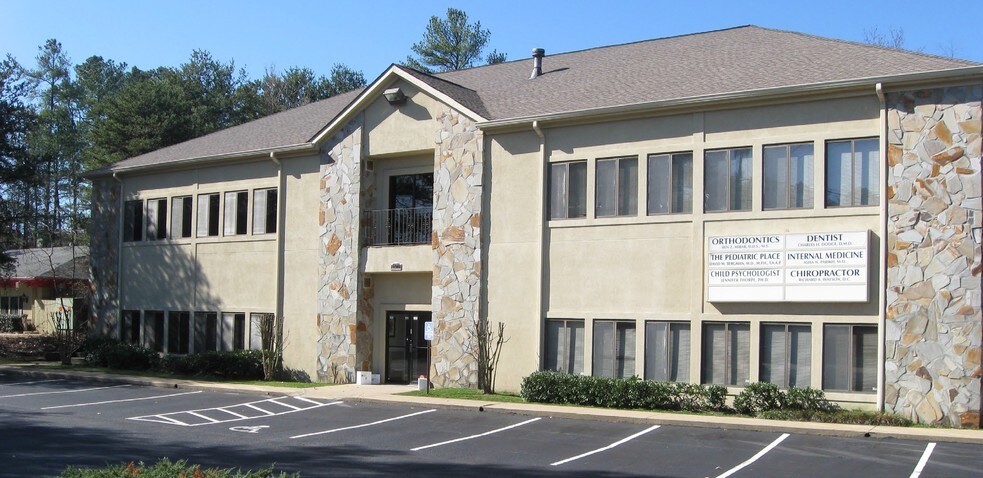 9570 Nesbit Ferry Rd, Alpharetta, GA à louer - Photo principale – Image 1 sur 11