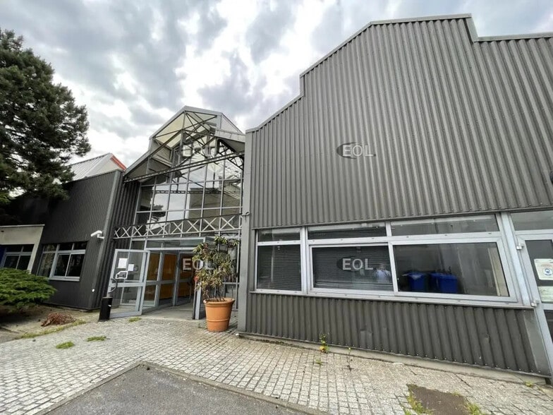 Local d’activités dans Malakoff à louer - Photo de l’immeuble – Image 2 sur 12