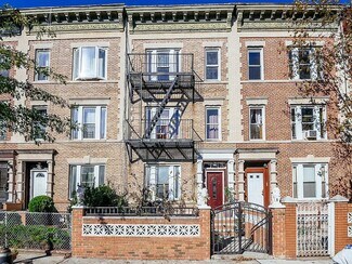 Plus de détails pour 2415 Clarendon Rd, Brooklyn, NY - Logement à vendre