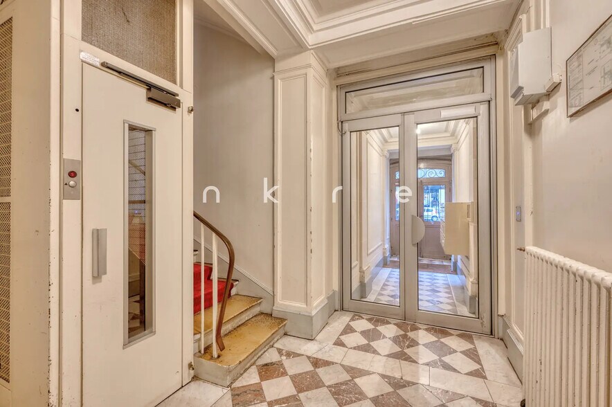 Bureau dans Paris à louer - Photo de l’immeuble – Image 2 sur 13