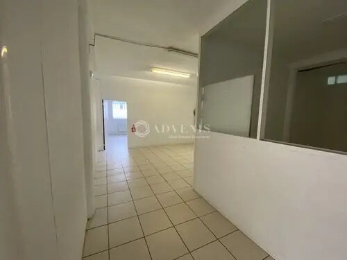 Local d’activités dans Trappes à louer - Photo de l’immeuble – Image 3 sur 8