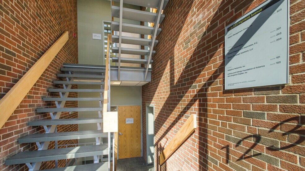 109-123 Highland Ave, Needham, MA à louer - Photo intérieure – Image 2 sur 2