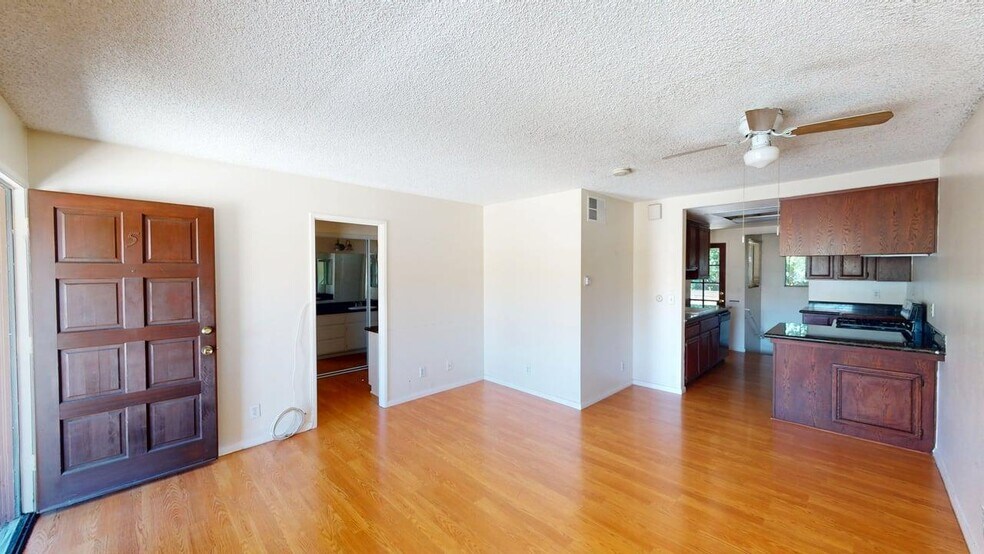 1316 W 166th St, Gardena, CA à vendre - Photo intérieure – Image 3 sur 11