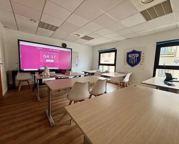 Bureau dans Lyon à vendre - Photo de l’immeuble – Image 2 sur 6