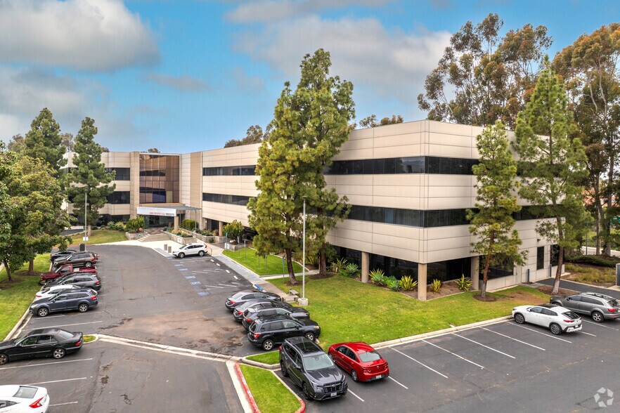 15373 Innovation Dr, San Diego, CA à louer - Photo principale – Image 1 sur 12